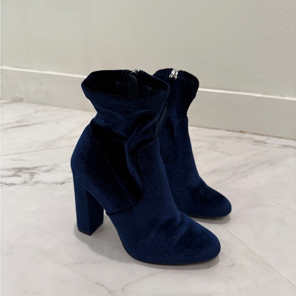Steve Madden navy blue booties